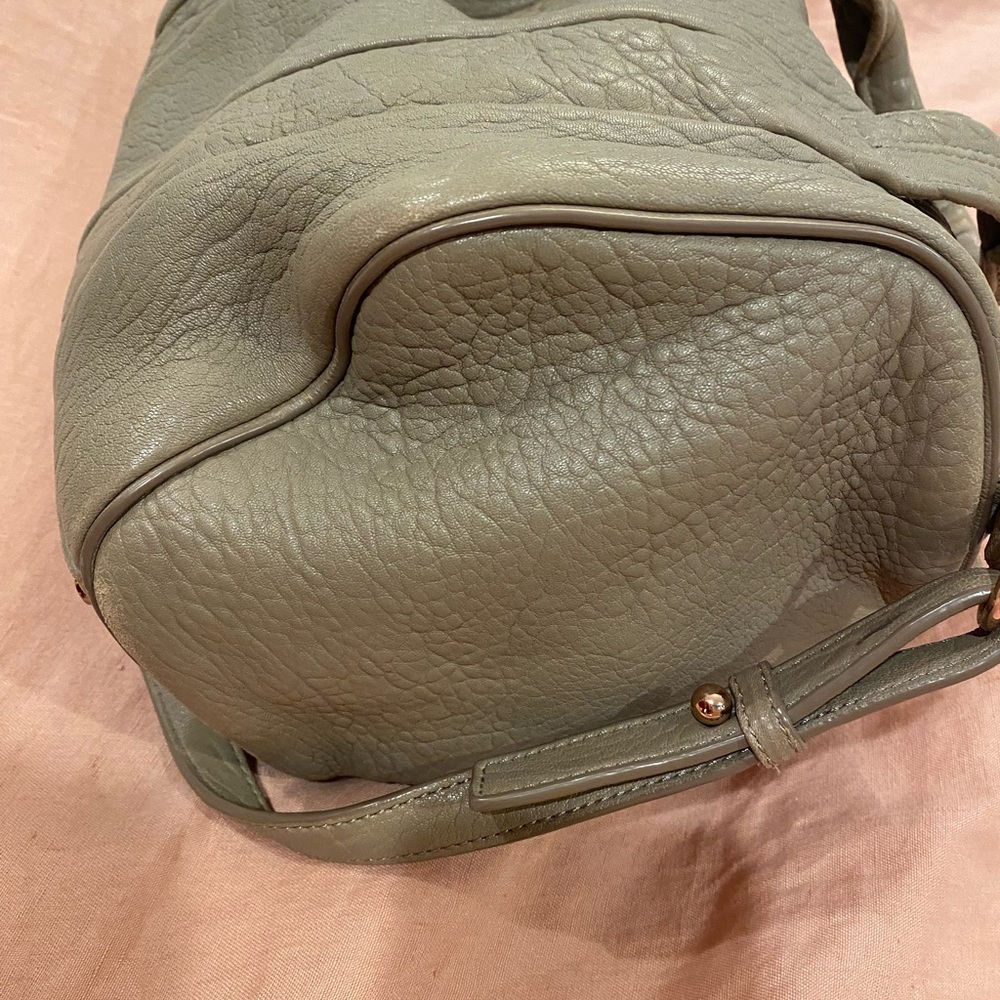 ALEXANDER WANG
Pebbled Lambskin Rocco Latte Rose Gold Hardware - Picture 10 of 16